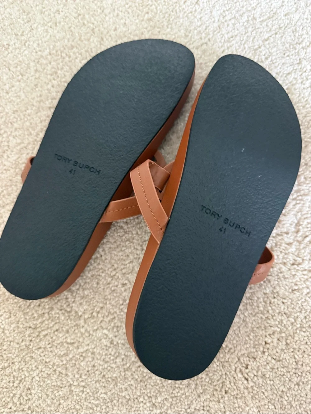 Tory Burch Sandals Miller Cloud Thong in Bourbon Miele Tan